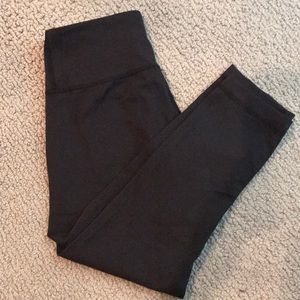 Black Lululemon Cropped Leggings